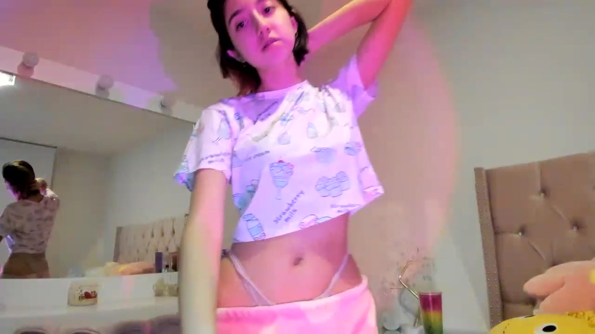 Gallery image thumbnail from Cherrycute666's myfreecams stream on, 11/16/2022, 07:54 image 4 of 20
