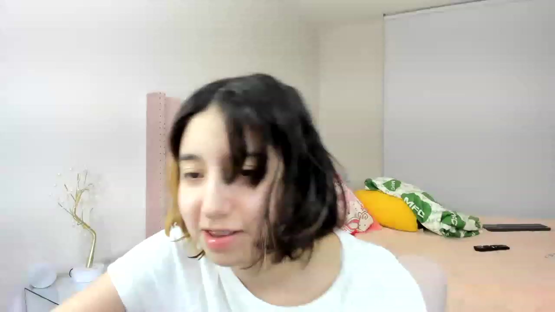 Gallery image thumbnail from Cherrycute666's myfreecams stream on, 11/16/2022, 07:54 image 4 of 20