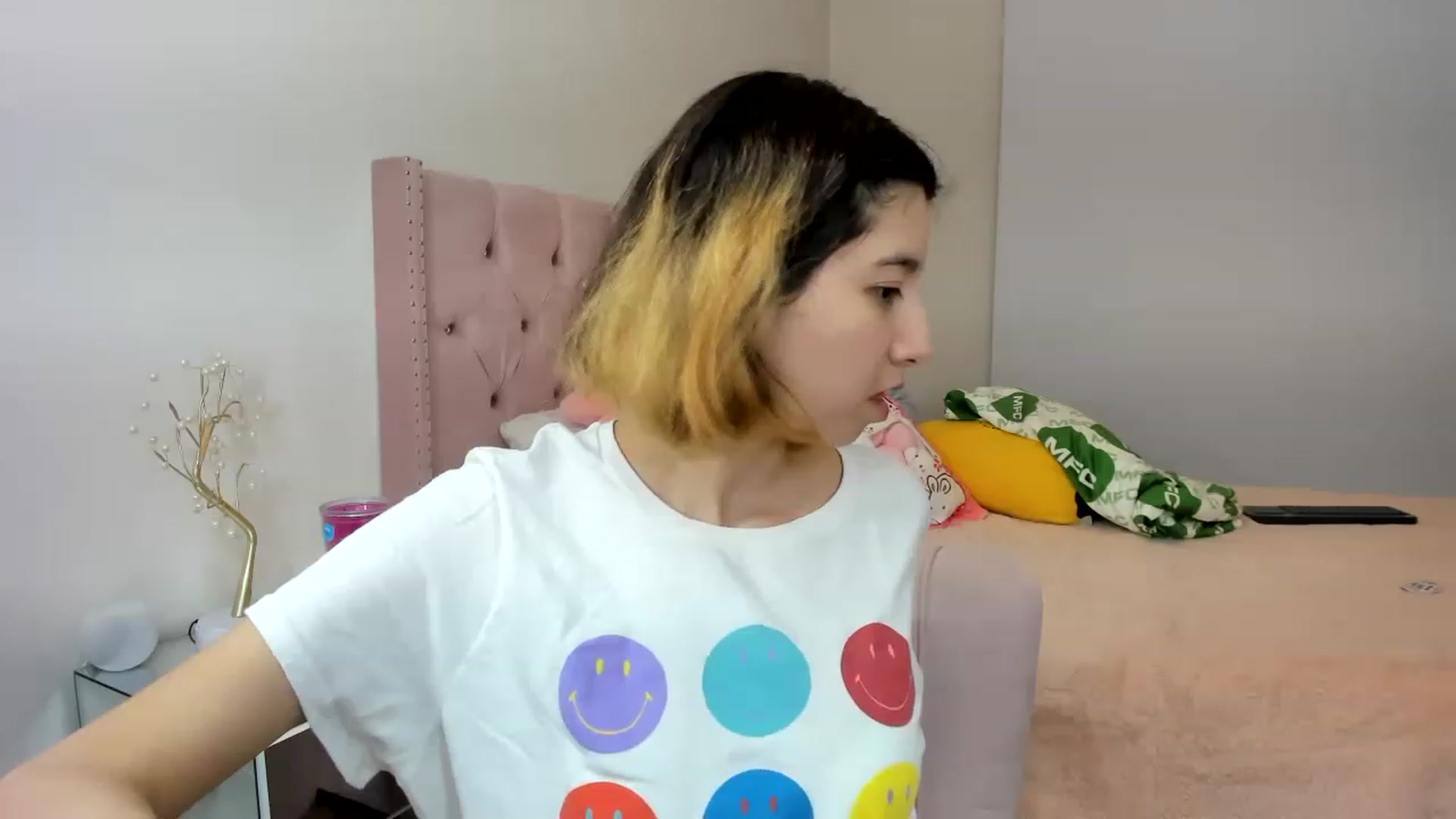Gallery image thumbnail from Cherrycute666's myfreecams stream on, 11/16/2022, 08:11 image 14 of 20