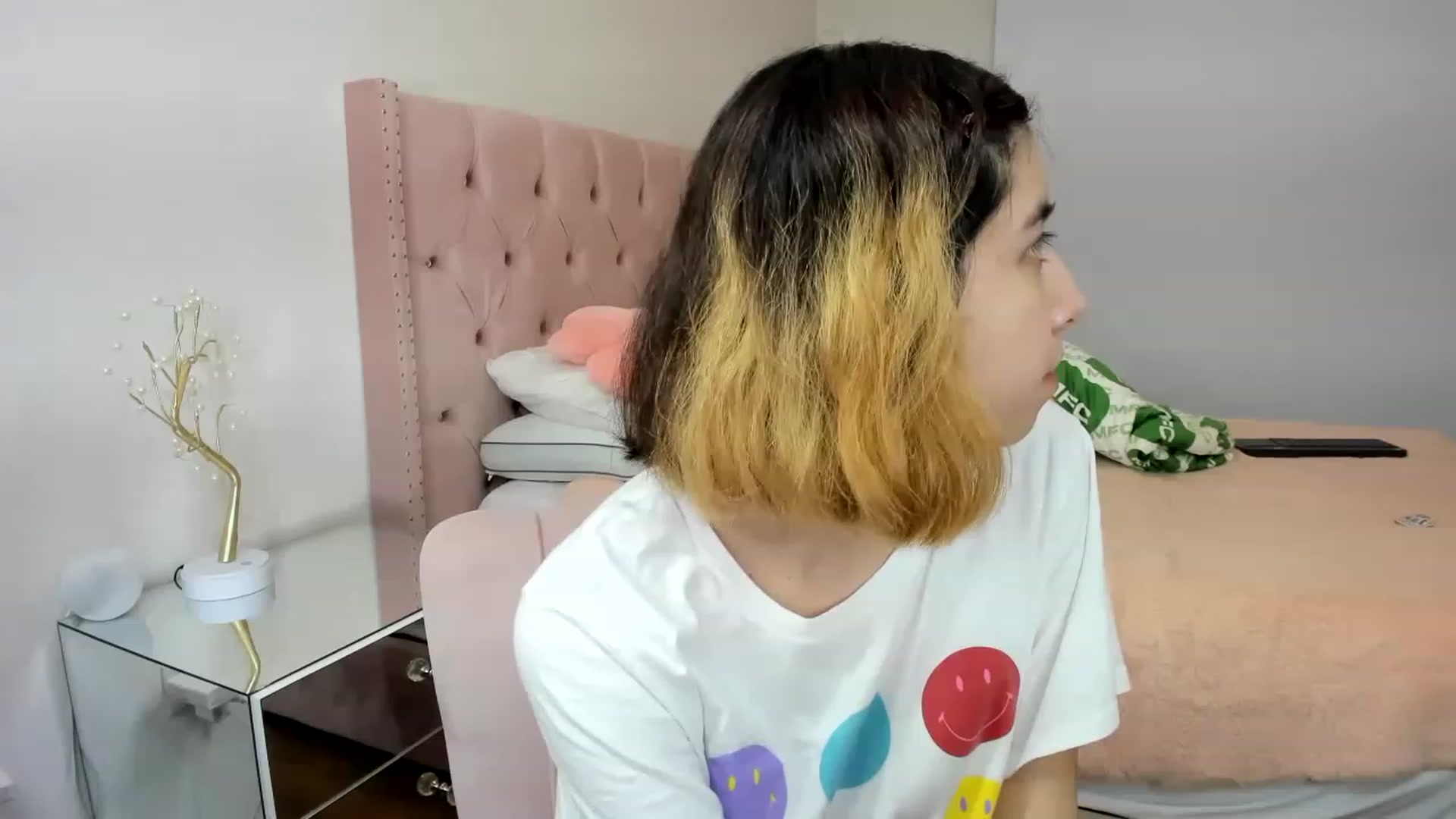Gallery image thumbnail from Cherrycute666's myfreecams stream on, 11/16/2022, 08:11 image 19 of 20