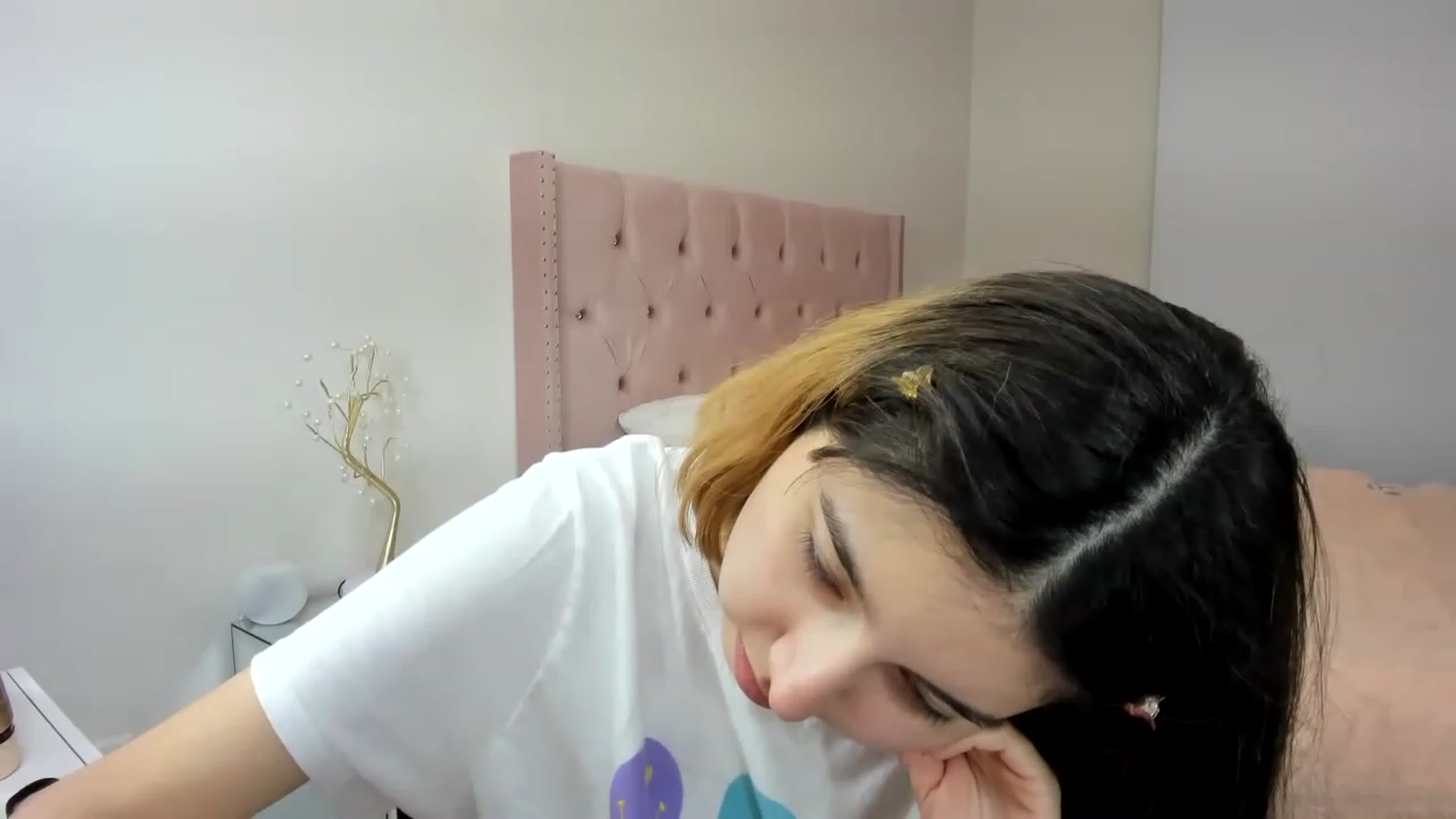 Gallery image thumbnail from Cherrycute666's myfreecams stream on, 11/17/2022, 05:43 image 20 of 20