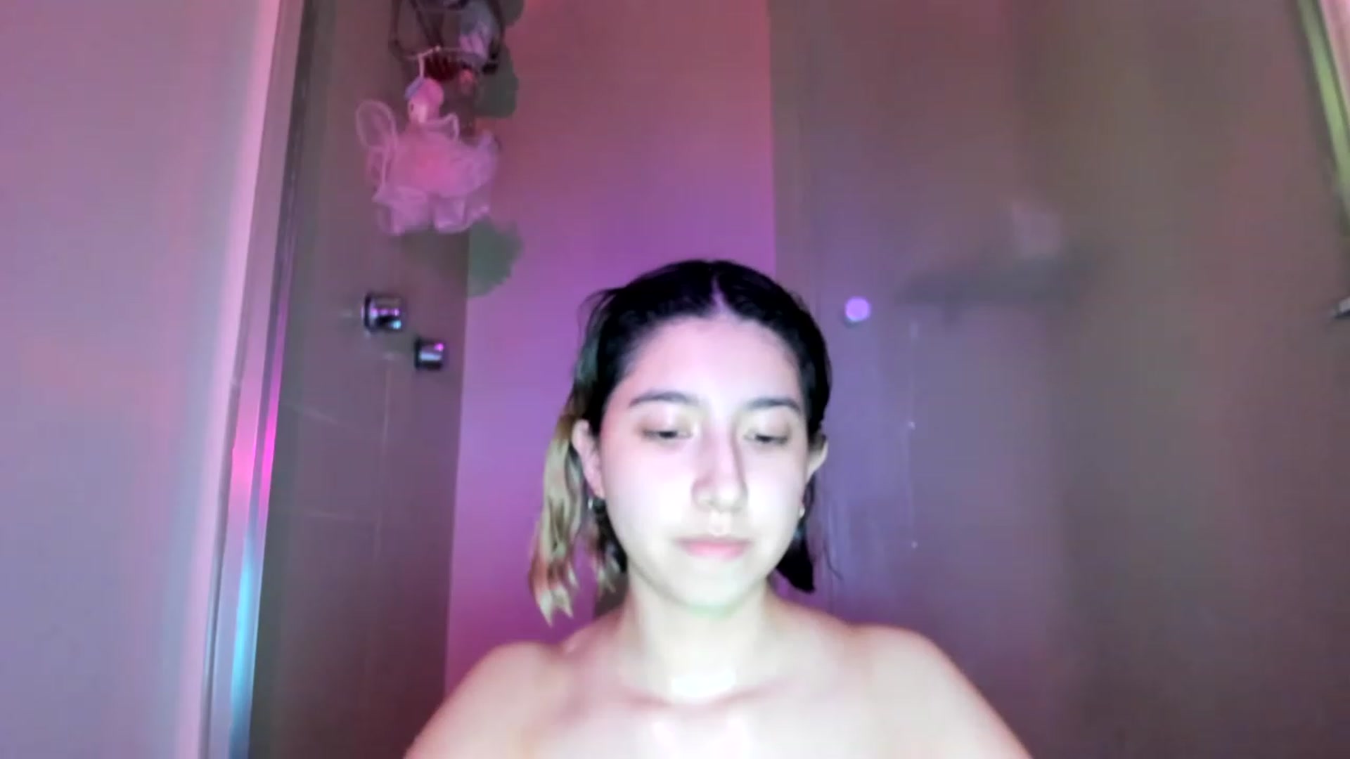 Gallery image thumbnail from Cherrycute666's myfreecams stream on, 11/17/2022, 08:59 image 11 of 20
