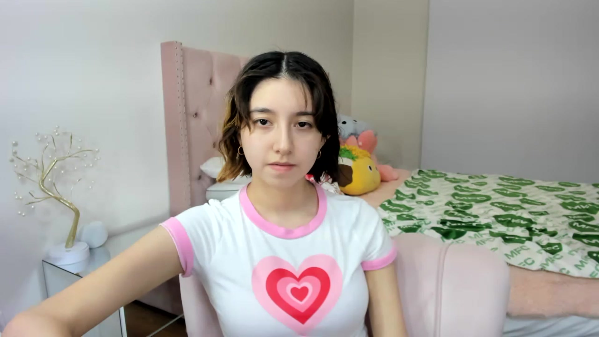 Gallery image thumbnail from Cherrycute666's myfreecams stream on, 11/17/2022, 08:59 image 20 of 20