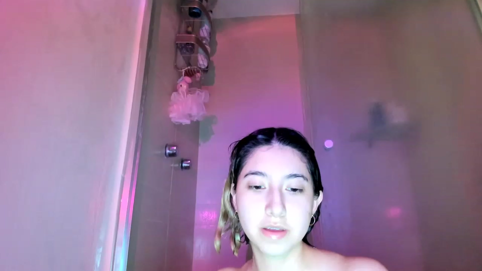 Gallery image thumbnail from Cherrycute666's myfreecams stream on, 11/17/2022, 08:59 image 15 of 20