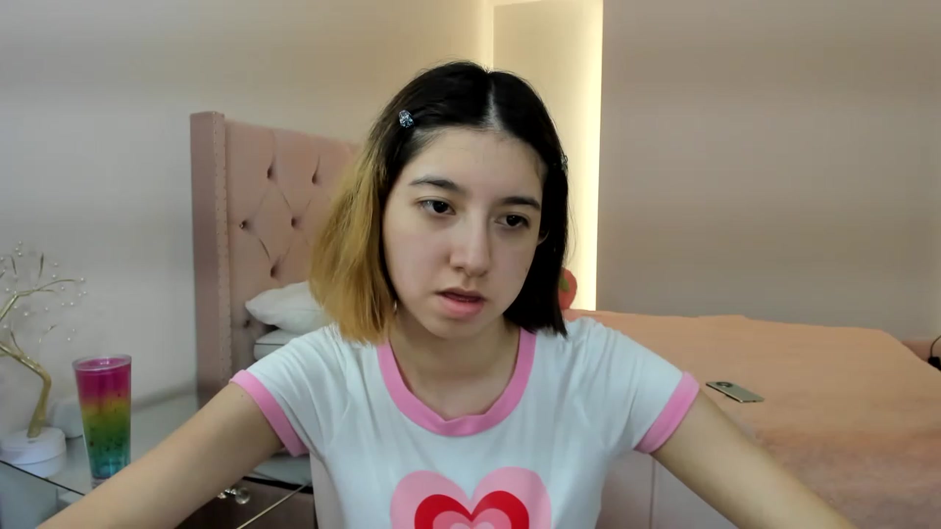 Gallery image thumbnail from Cherrycute666's myfreecams stream on, 11/17/2022, 23:52 image 5 of 20