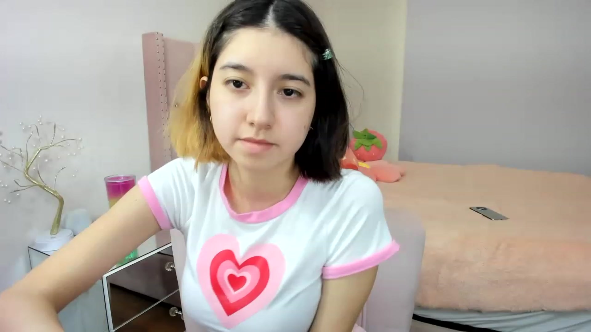 Gallery image thumbnail from Cherrycute666's myfreecams stream on, 11/17/2022, 23:52 image 14 of 20