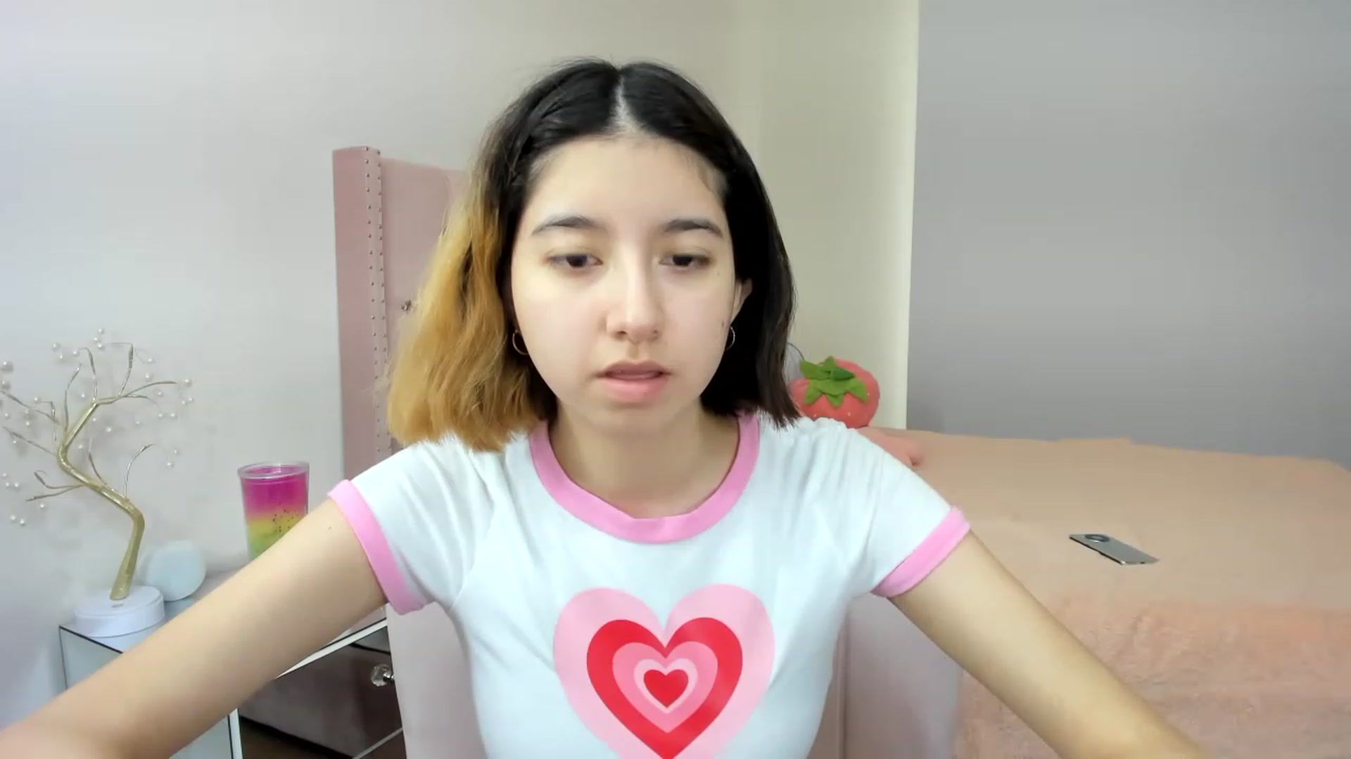 Gallery image thumbnail from Cherrycute666's myfreecams stream on, 11/17/2022, 23:52 image 9 of 20