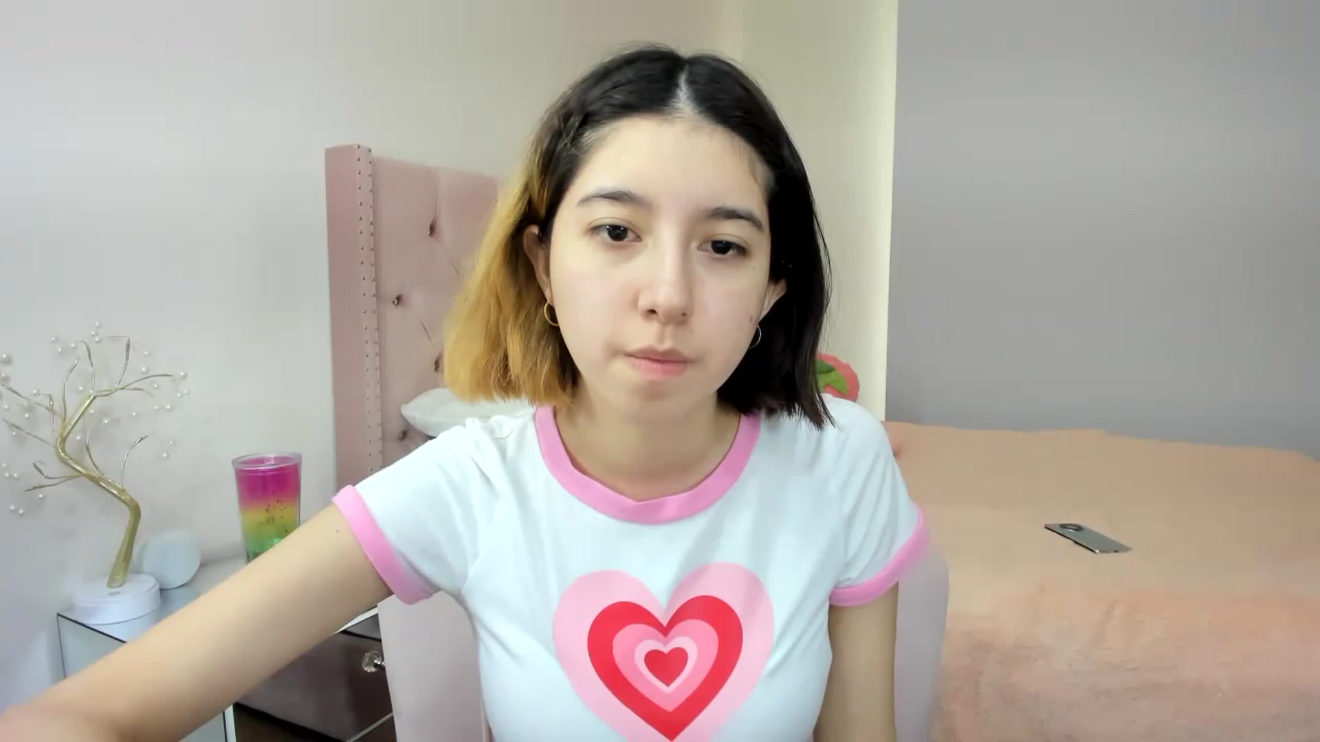 Gallery image thumbnail from Cherrycute666's myfreecams stream on, 11/17/2022, 23:52 image 8 of 20