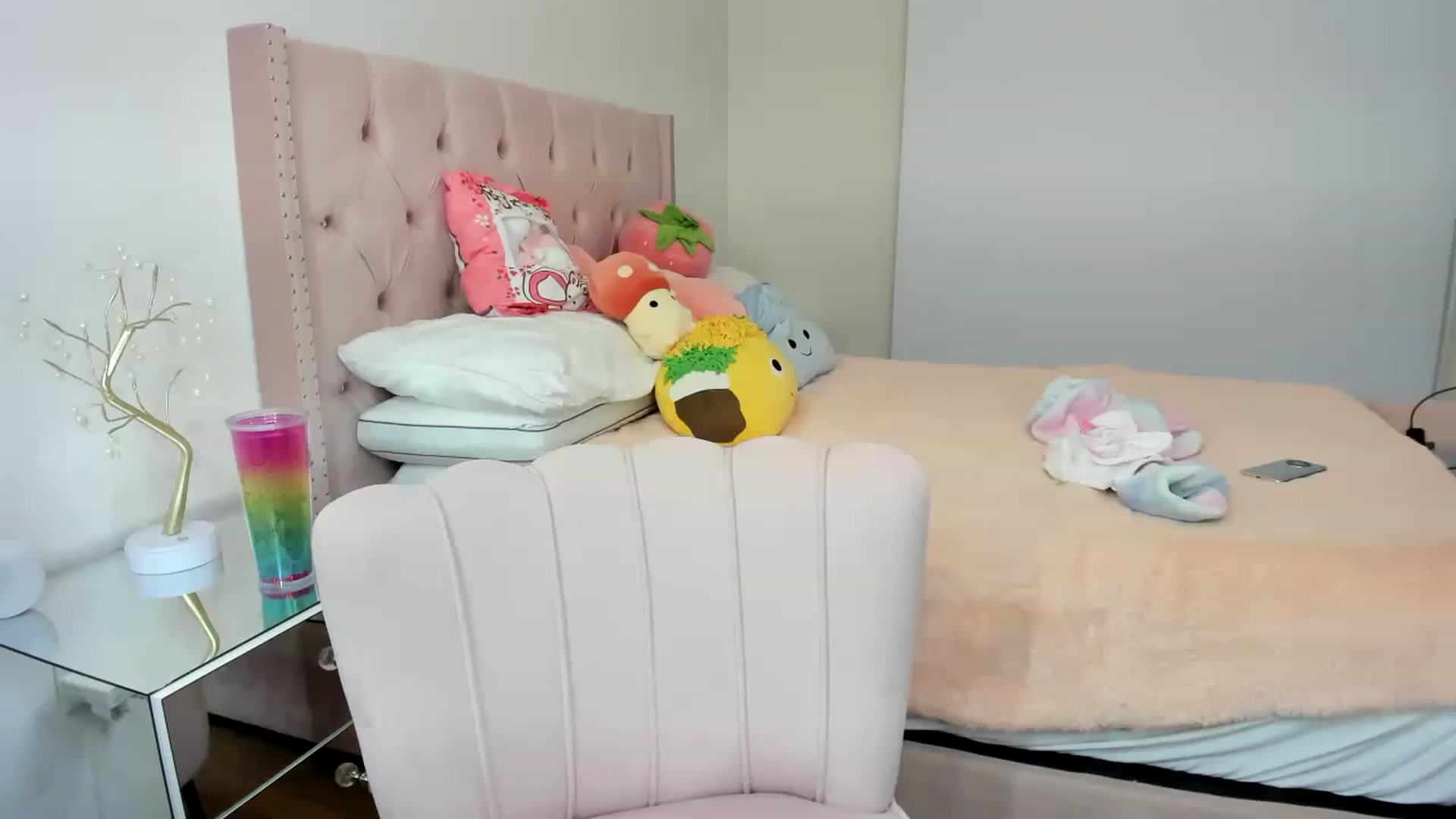 Gallery image thumbnail from Cherrycute666's myfreecams stream on, 11/18/2022, 02:25 image 16 of 20