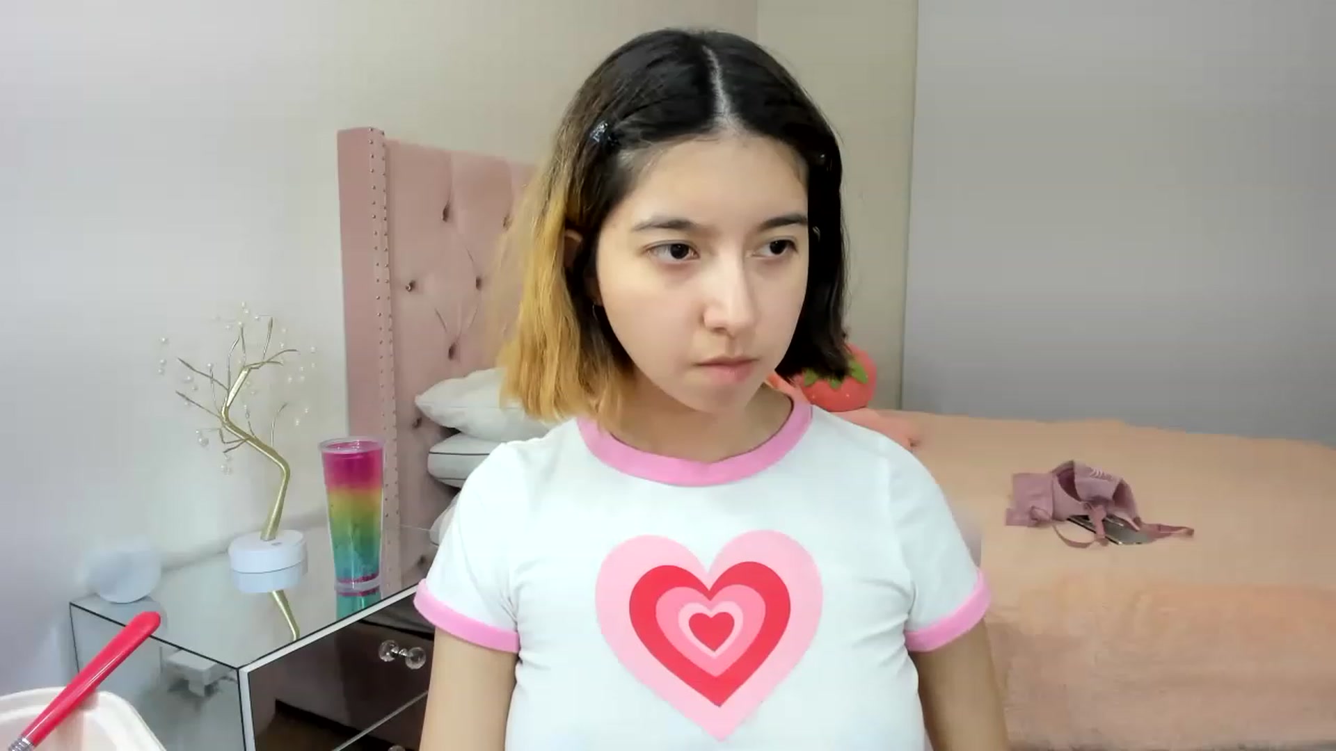 Gallery image thumbnail from Cherrycute666's myfreecams stream on, 11/18/2022, 03:54 image 8 of 20