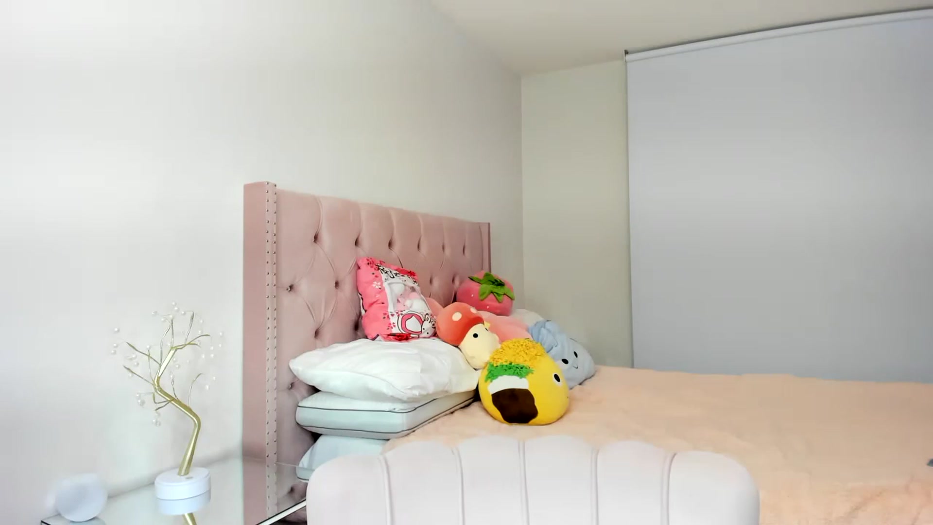 Gallery image thumbnail from Cherrycute666's myfreecams stream on, 11/18/2022, 05:16 image 17 of 20