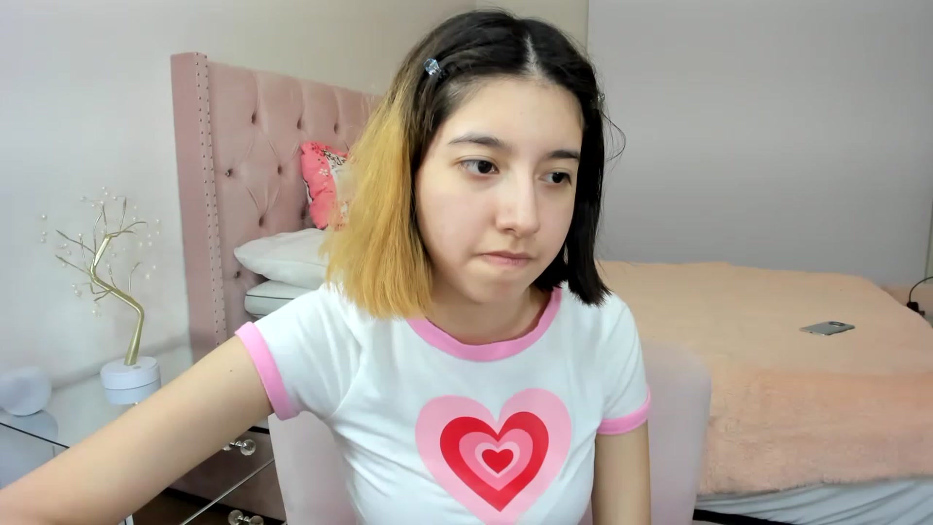 Gallery image thumbnail from Cherrycute666's myfreecams stream on, 11/18/2022, 05:16 image 5 of 20