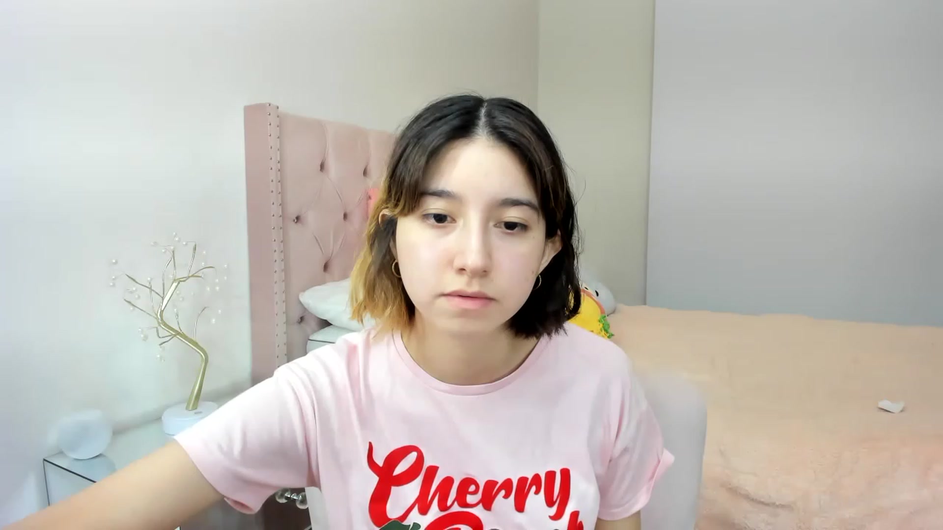 Gallery image thumbnail from Cherrycute666's myfreecams stream on, 11/18/2022, 05:37 image 14 of 20