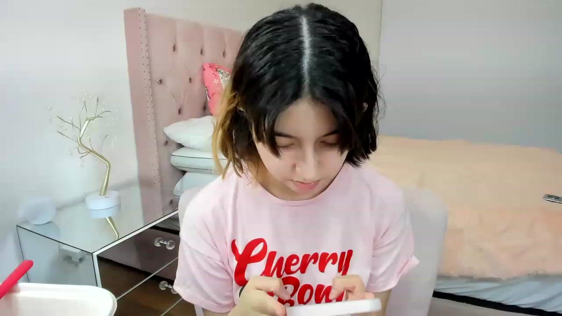 Gallery image thumbnail from Cherrycute666's myfreecams stream on, 11/18/2022, 05:37 image 2 of 20