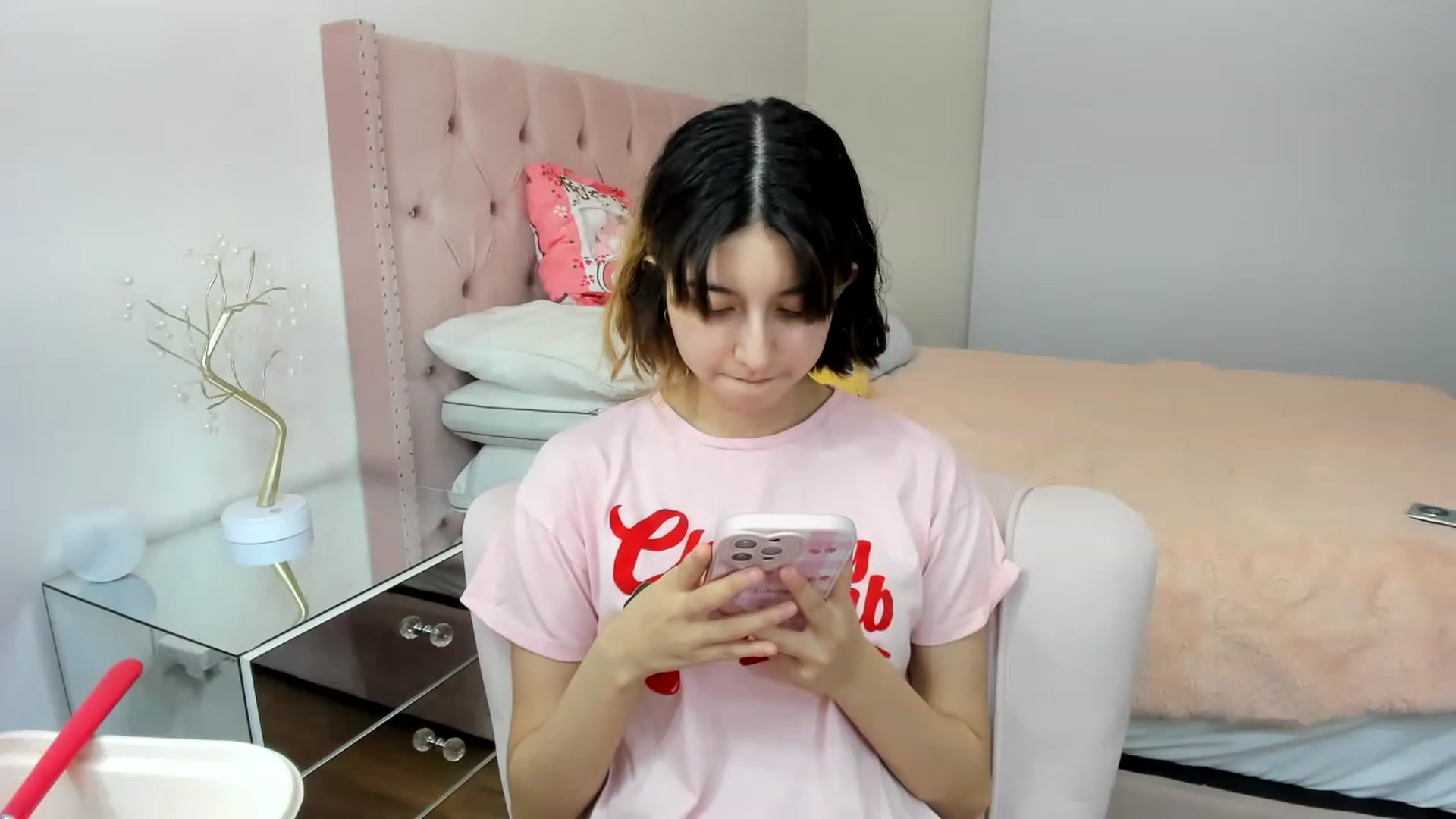 Gallery image thumbnail from Cherrycute666's myfreecams stream on, 11/18/2022, 05:37 image 6 of 20