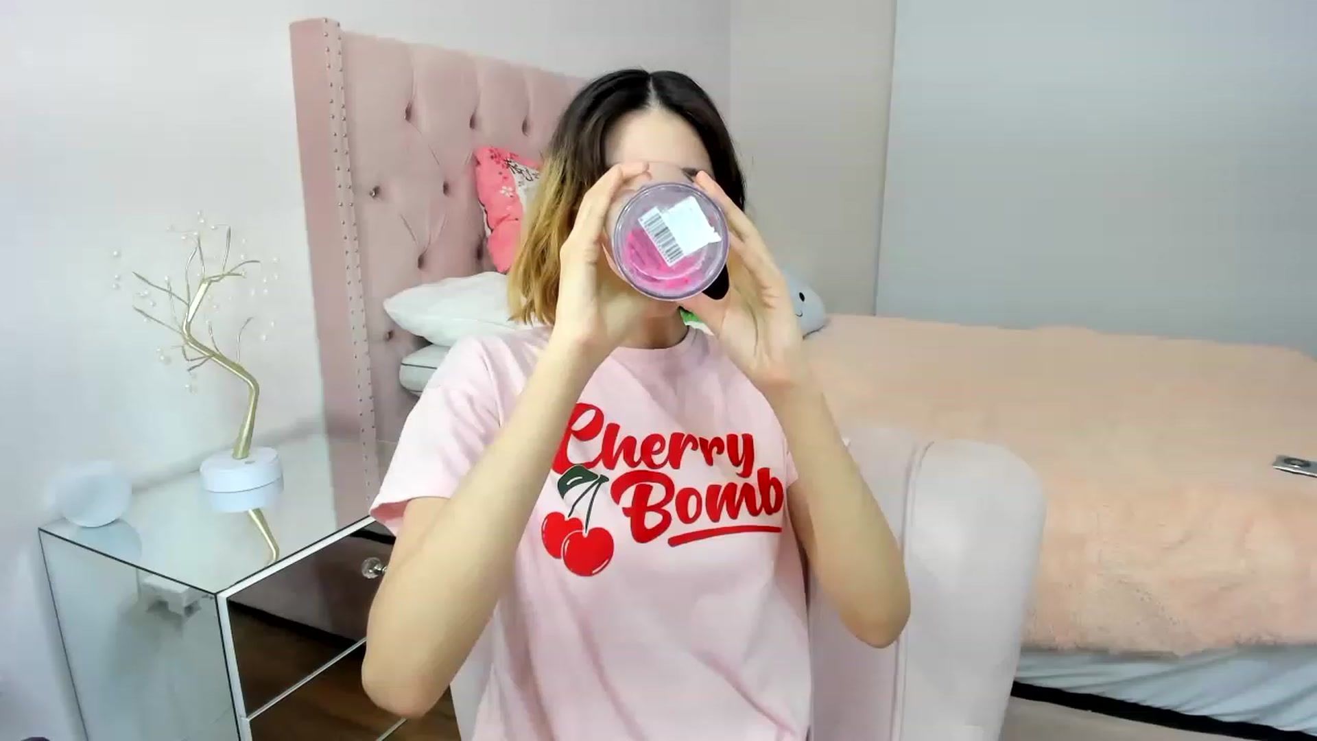 Gallery image thumbnail from Cherrycute666's myfreecams stream on, 11/18/2022, 05:37 image 10 of 20