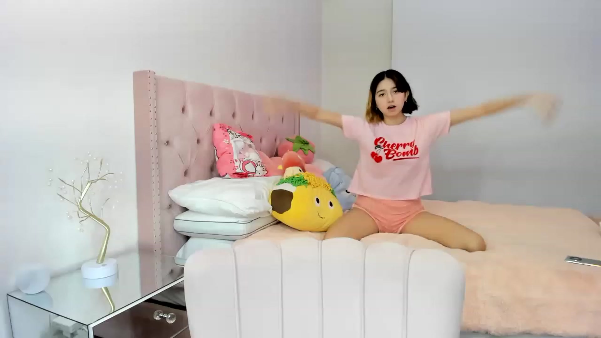 Gallery image thumbnail from Cherrycute666's myfreecams stream on, 11/18/2022, 05:37 image 11 of 20