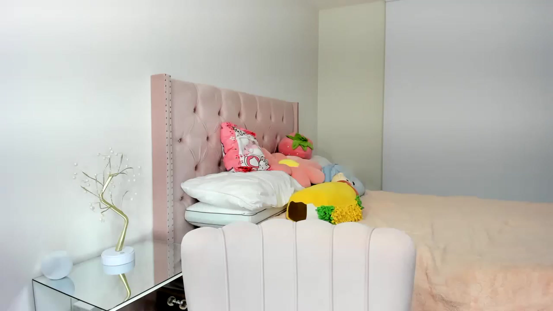 Gallery image thumbnail from Cherrycute666's myfreecams stream on, 11/18/2022, 08:01 image 3 of 20