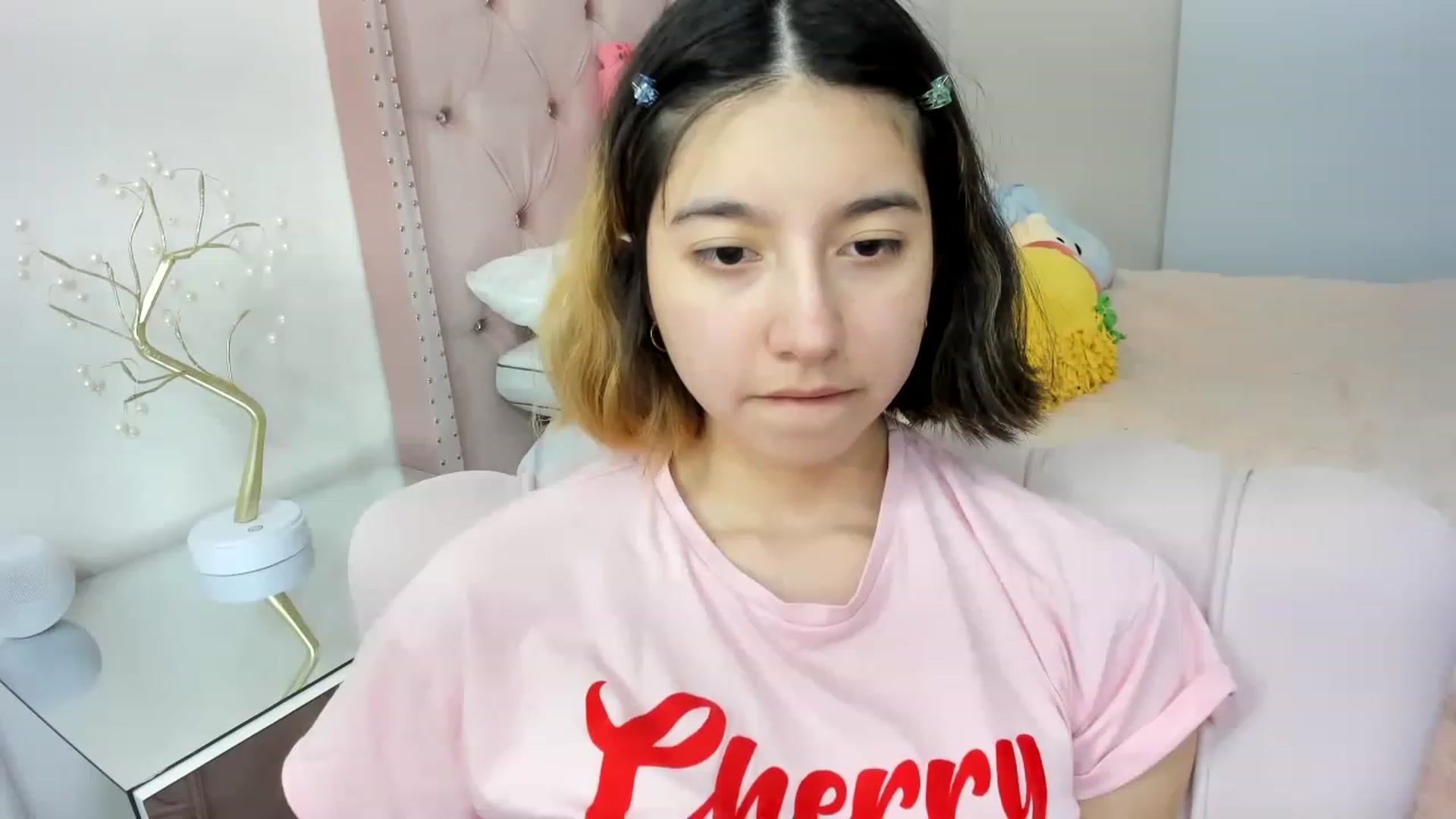 Gallery image thumbnail from Cherrycute666's myfreecams stream on, 11/18/2022, 08:01 image 11 of 20