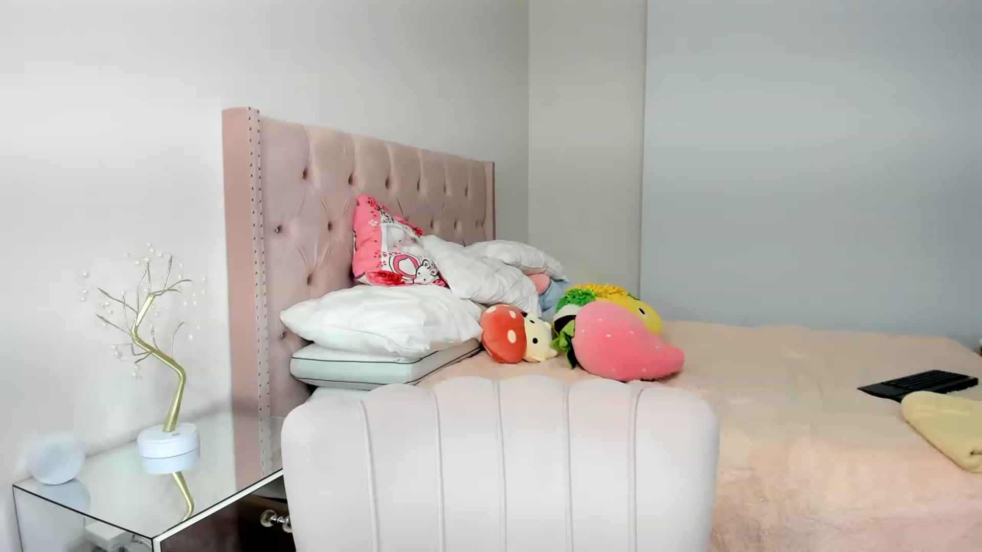 Gallery image thumbnail from Cherrycute666's myfreecams stream on, 11/18/2022, 11:03 image 8 of 20