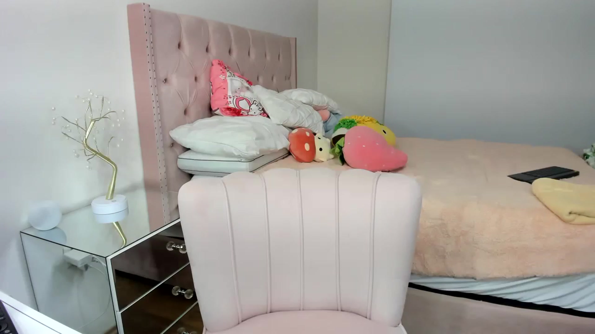 Gallery image thumbnail from Cherrycute666's myfreecams stream on, 11/18/2022, 11:03 image 19 of 20