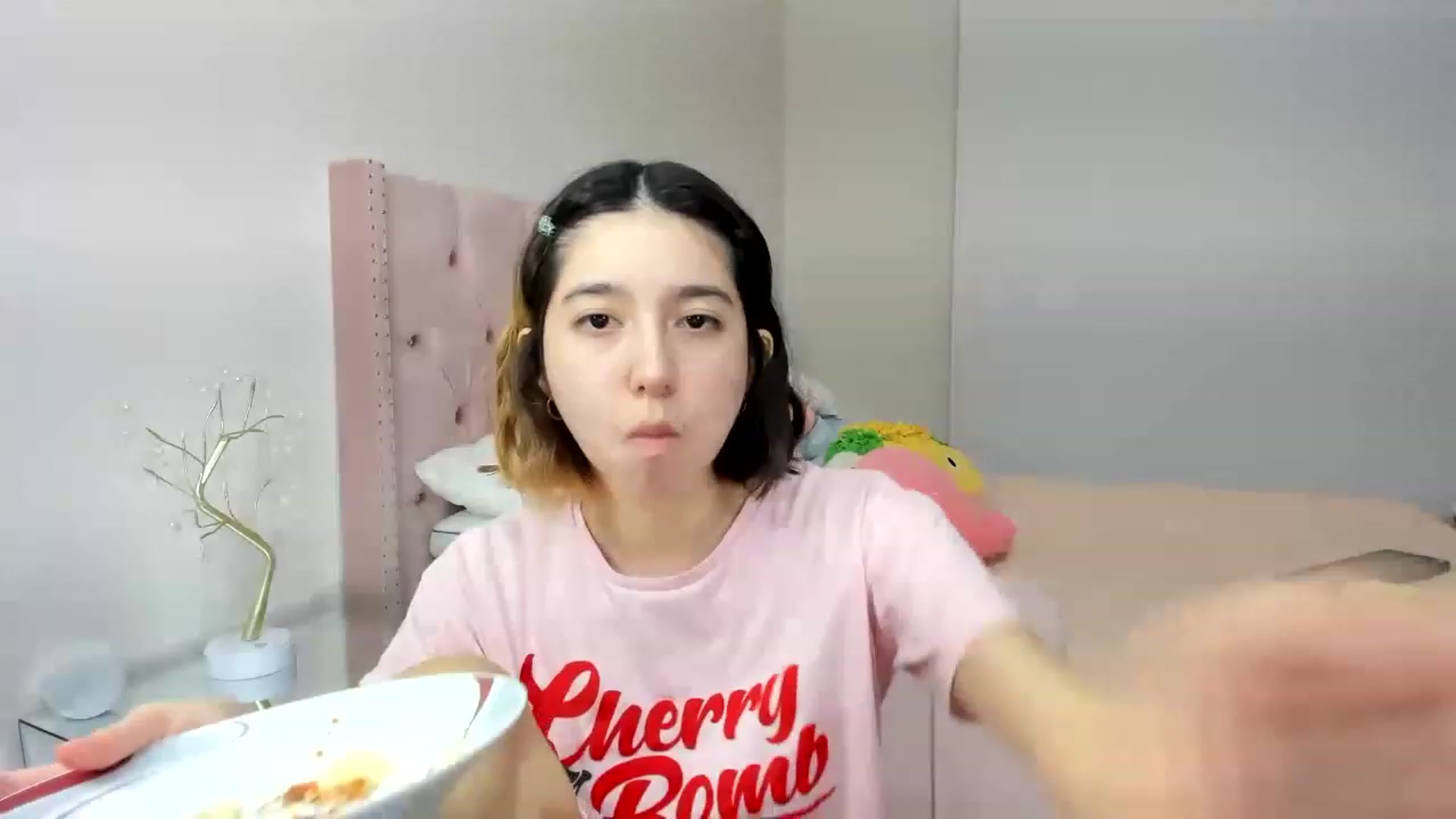 Gallery image thumbnail from Cherrycute666's myfreecams stream on, 11/18/2022, 11:03 image 10 of 20