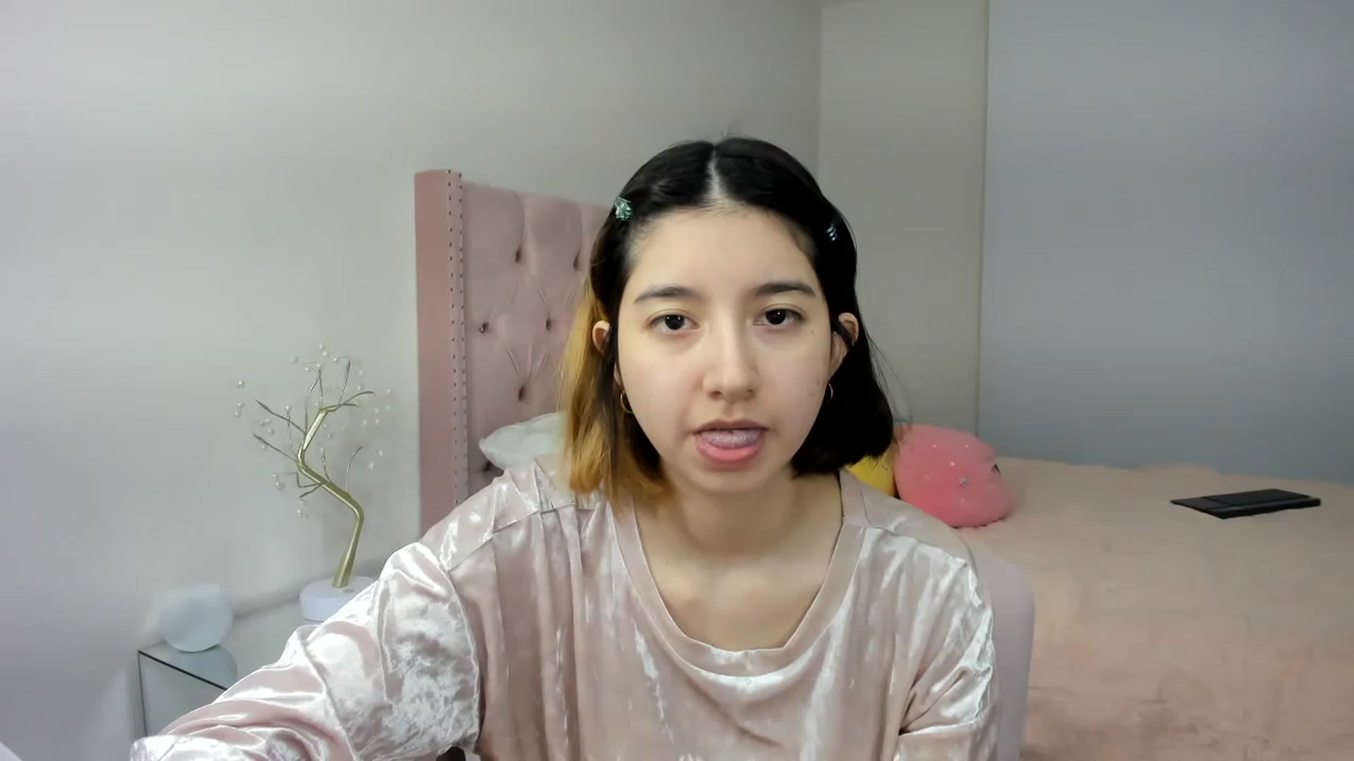 Gallery image thumbnail from Cherrycute666's myfreecams stream on, 11/19/2022, 24:22 image 3 of 20