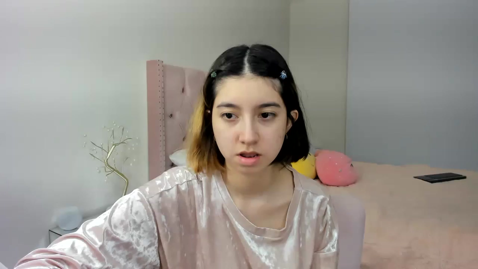 Gallery image thumbnail from Cherrycute666's myfreecams stream on, 11/19/2022, 24:22 image 11 of 20
