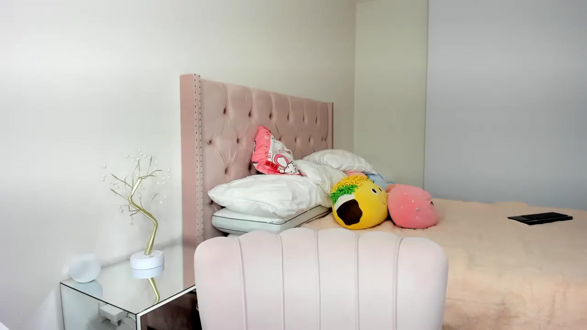 Gallery image thumbnail from Cherrycute666's myfreecams stream on, 11/19/2022, 24:22 image 5 of 20