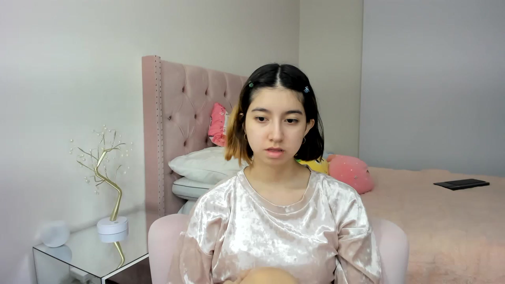 Gallery image thumbnail from Cherrycute666's myfreecams stream on, 11/19/2022, 24:22 image 20 of 20