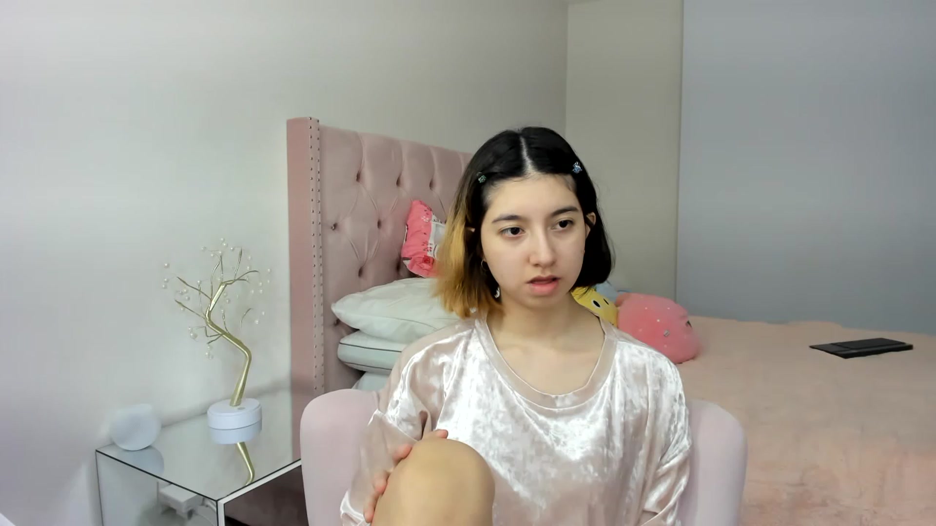 Gallery image thumbnail from Cherrycute666's myfreecams stream on, 11/19/2022, 24:22 image 15 of 20