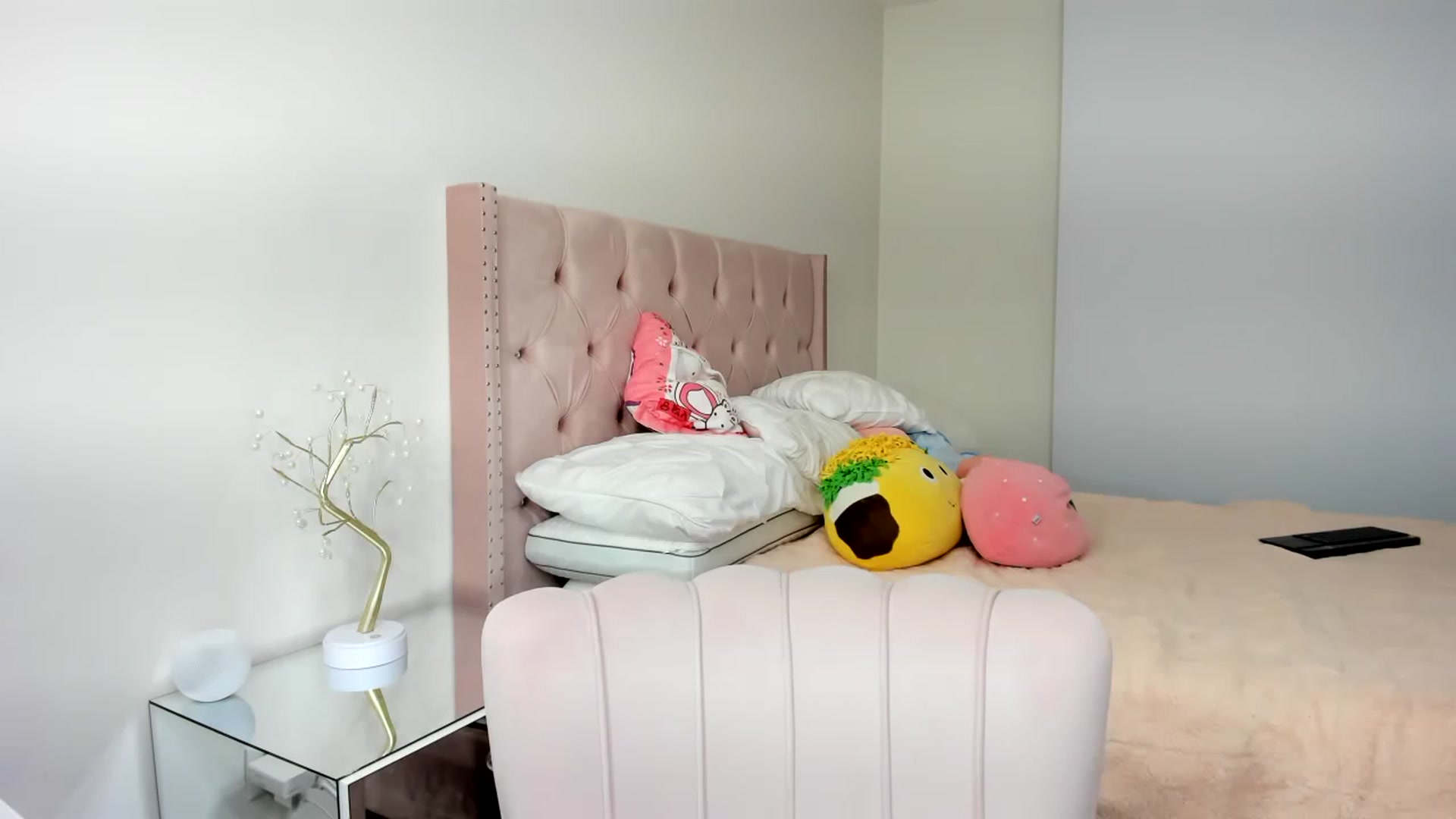 Gallery image thumbnail from Cherrycute666's myfreecams stream on, 11/19/2022, 24:22 image 7 of 20