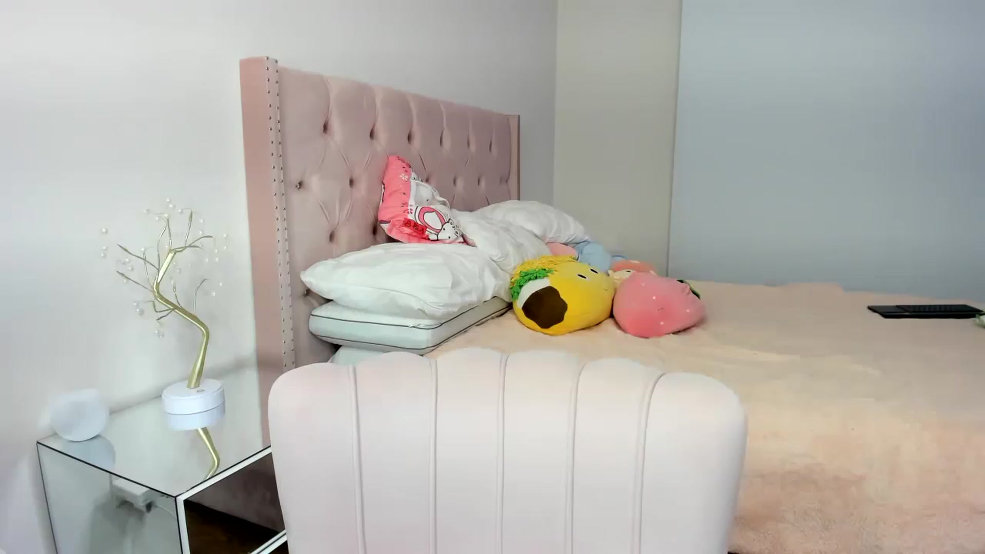 Gallery image thumbnail from Cherrycute666's myfreecams stream on, 11/19/2022, 03:30 image 11 of 20