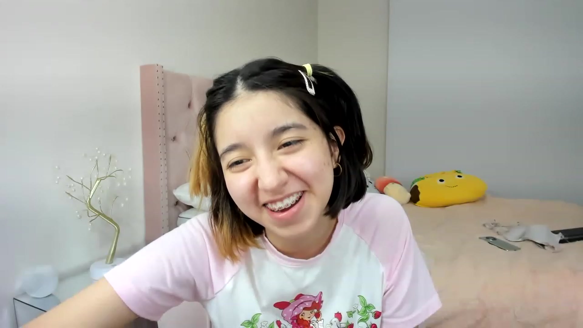 Gallery image thumbnail from Cherrycute666's myfreecams stream on, 11/19/2022, 13:04 image 8 of 20