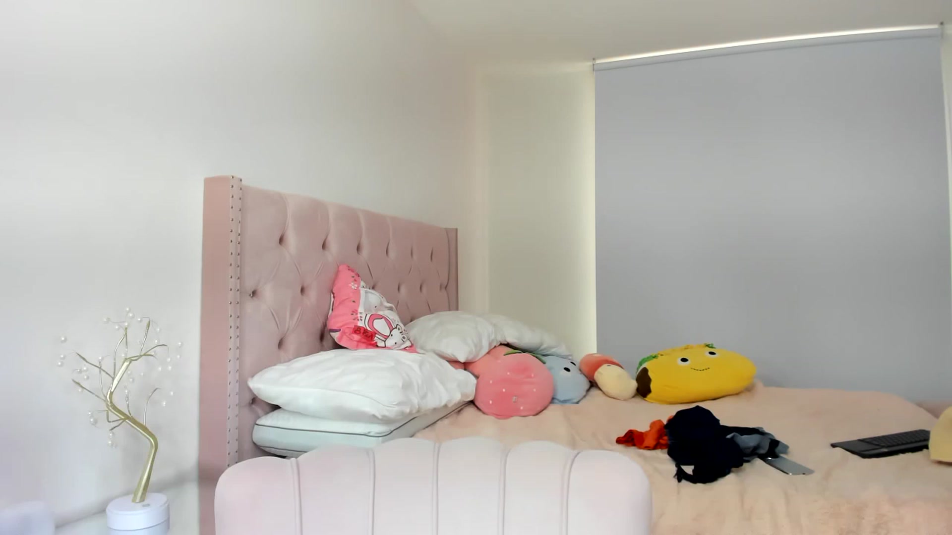 Gallery image thumbnail from Cherrycute666's myfreecams stream on, 11/19/2022, 15:09 image 5 of 20