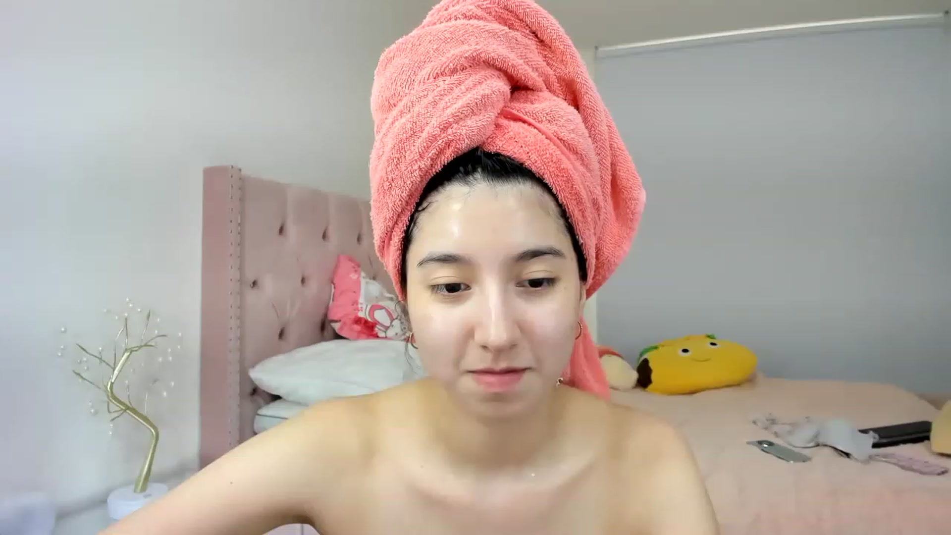 Gallery image thumbnail from Cherrycute666's myfreecams stream on, 11/19/2022, 15:09 image 2 of 20
