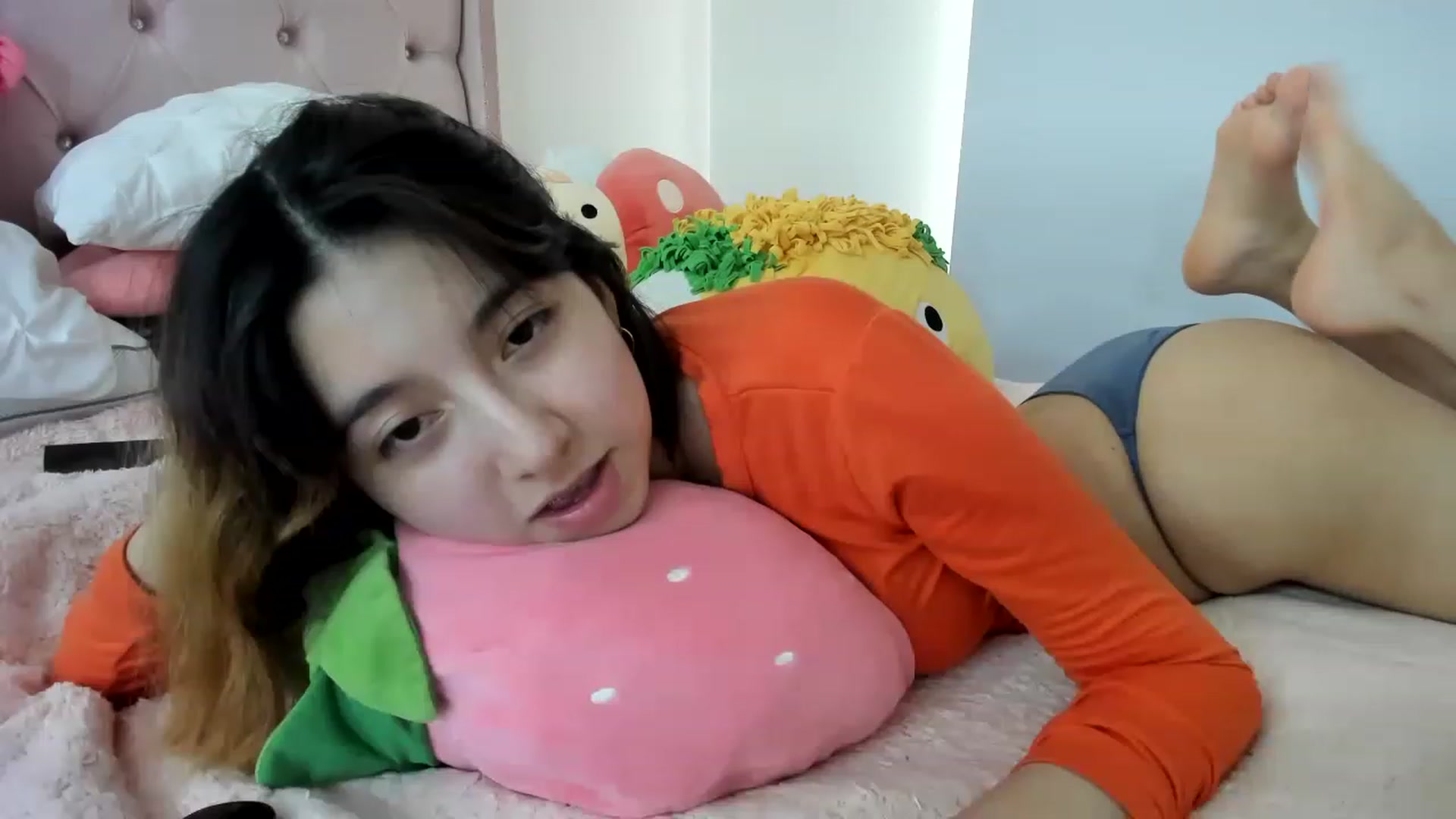 Gallery image thumbnail from Cherrycute666's myfreecams stream on, 11/19/2022, 15:09 image 16 of 20