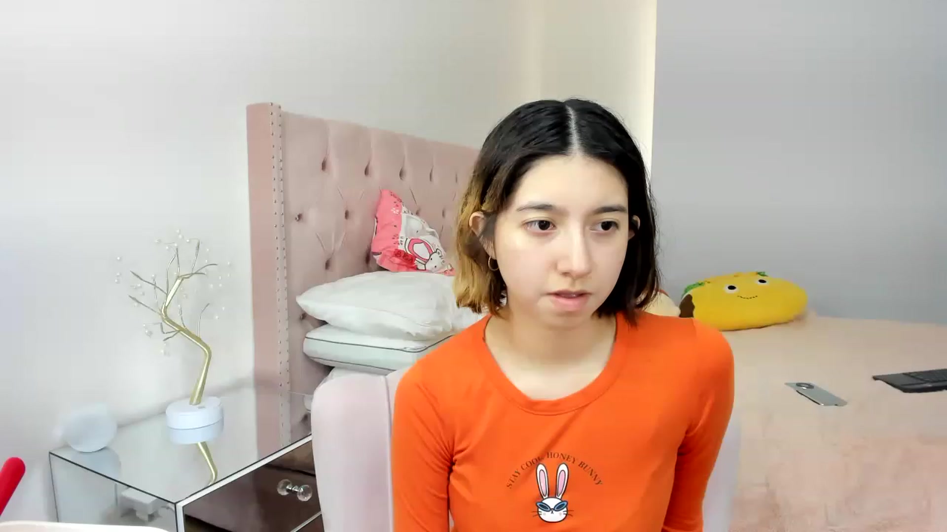 Gallery image thumbnail from Cherrycute666's myfreecams stream on, 11/19/2022, 15:09 image 10 of 20