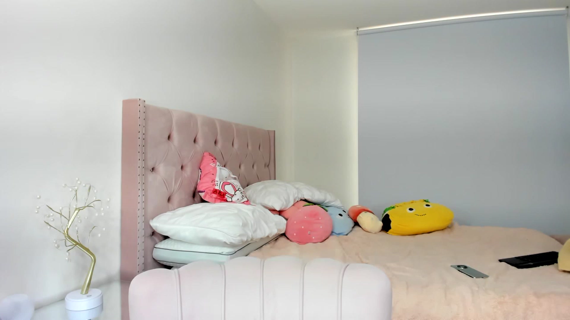 Gallery image thumbnail from Cherrycute666's myfreecams stream on, 11/19/2022, 15:09 image 4 of 20