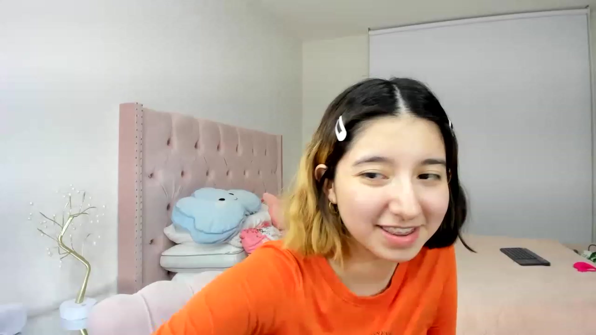 Gallery image thumbnail from Cherrycute666's myfreecams stream on, 11/20/2022, 05:44 image 1 of 20
