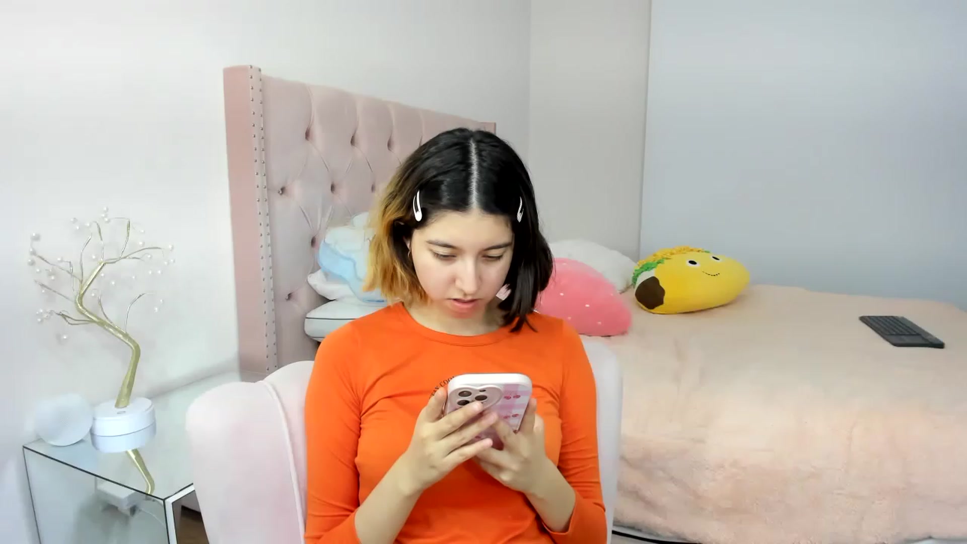 Gallery image thumbnail from Cherrycute666's myfreecams stream on, 11/20/2022, 05:44 image 4 of 20