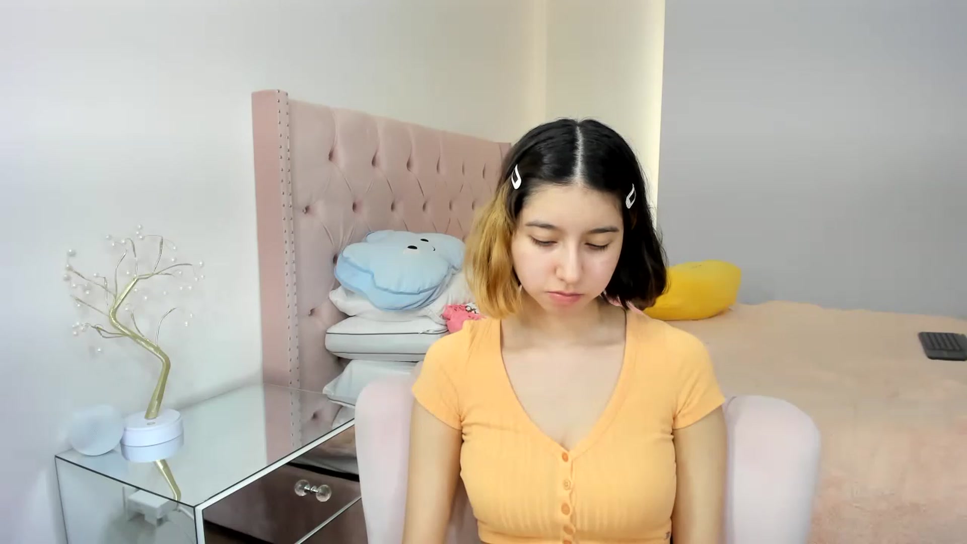 Gallery image thumbnail from Cherrycute666's myfreecams stream on, 11/20/2022, 15:33 image 13 of 20