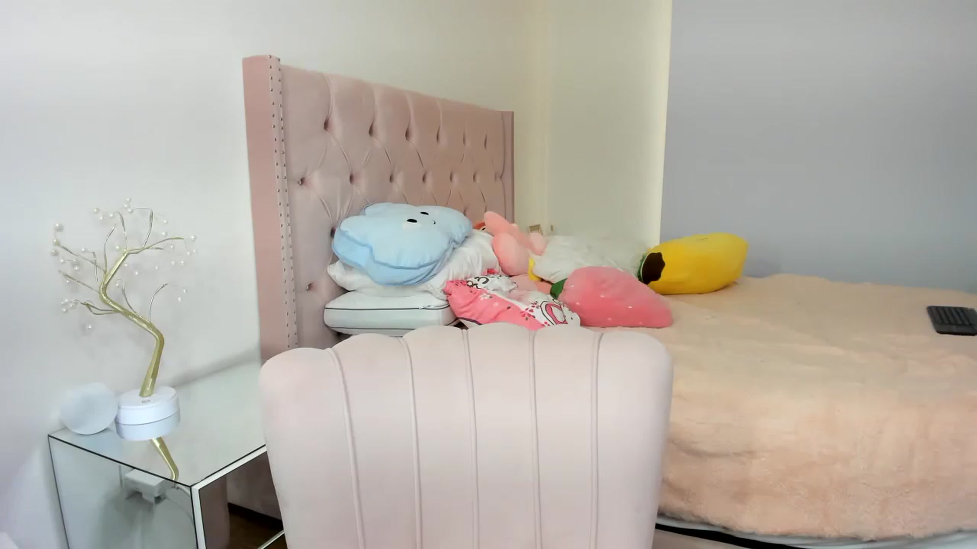 Gallery image thumbnail from Cherrycute666's myfreecams stream on, 11/20/2022, 15:33 image 1 of 20