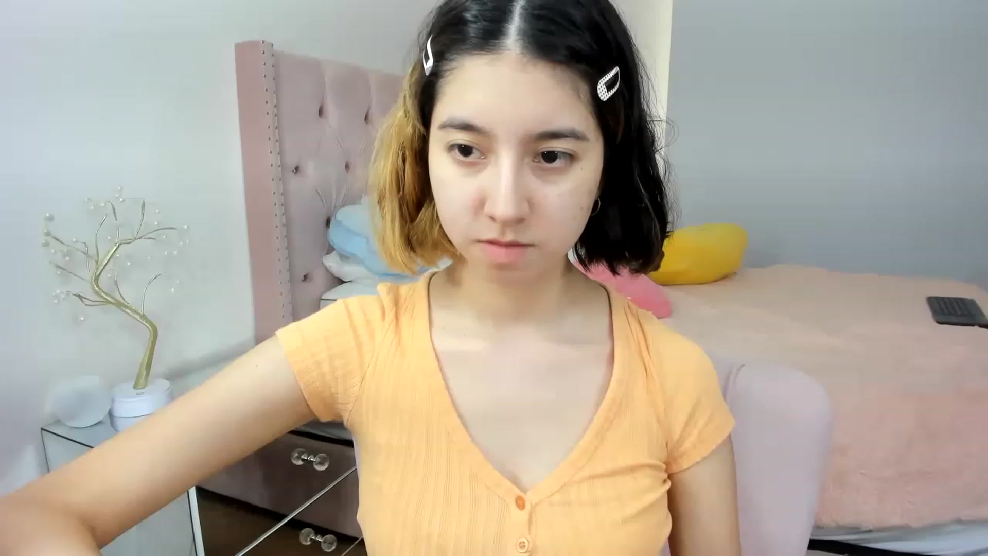 Gallery image thumbnail from Cherrycute666's myfreecams stream on, 11/20/2022, 15:33 image 8 of 20