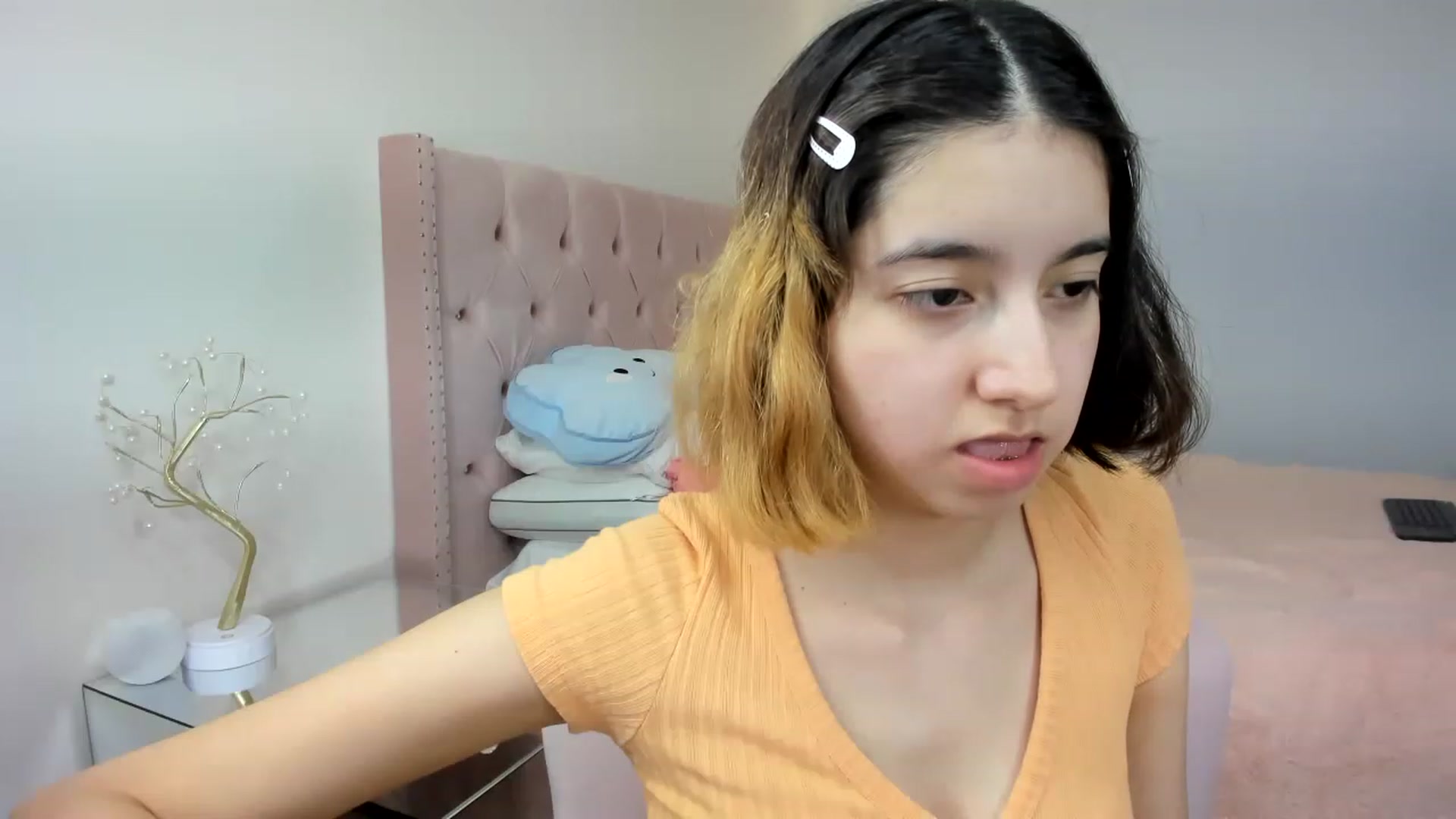 Gallery image thumbnail from Cherrycute666's myfreecams stream on, 11/20/2022, 15:33 image 17 of 20