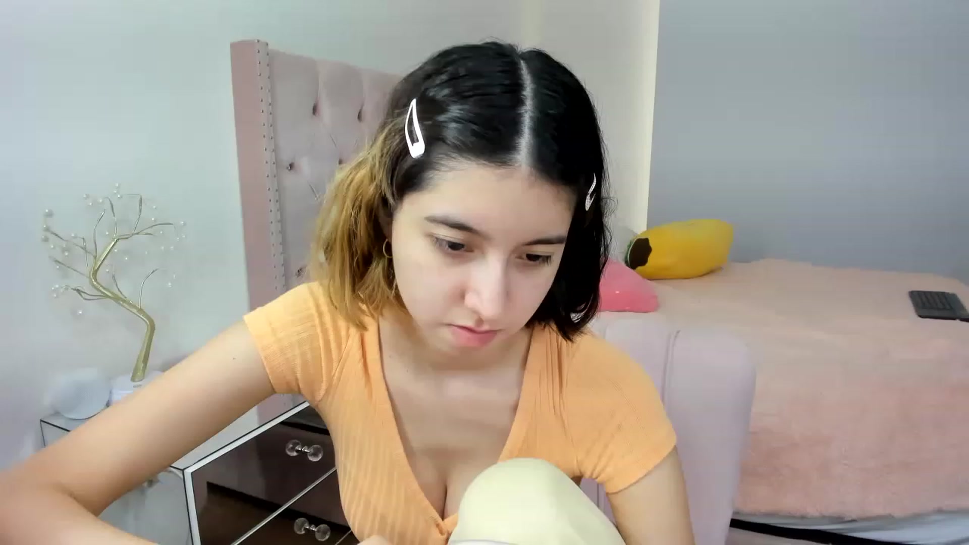 Gallery image thumbnail from Cherrycute666's myfreecams stream on, 11/20/2022, 15:33 image 6 of 20