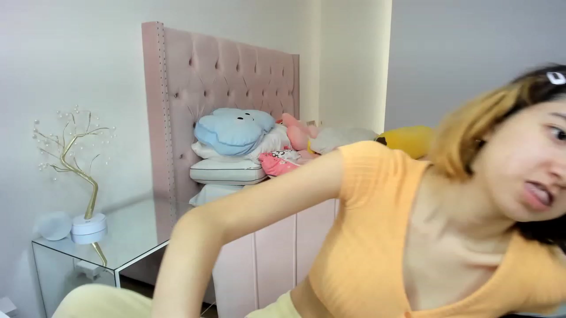 Gallery image thumbnail from Cherrycute666's myfreecams stream on, 11/20/2022, 15:33 image 11 of 20