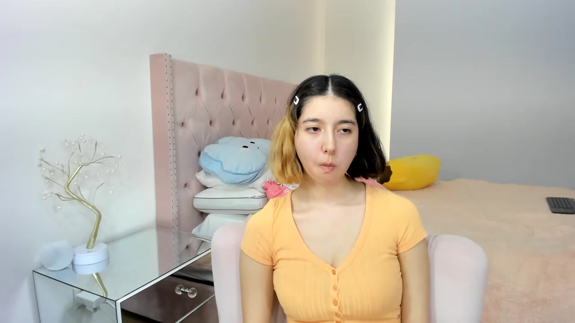 Gallery image thumbnail from Cherrycute666's myfreecams stream on, 11/20/2022, 15:33 image 14 of 20