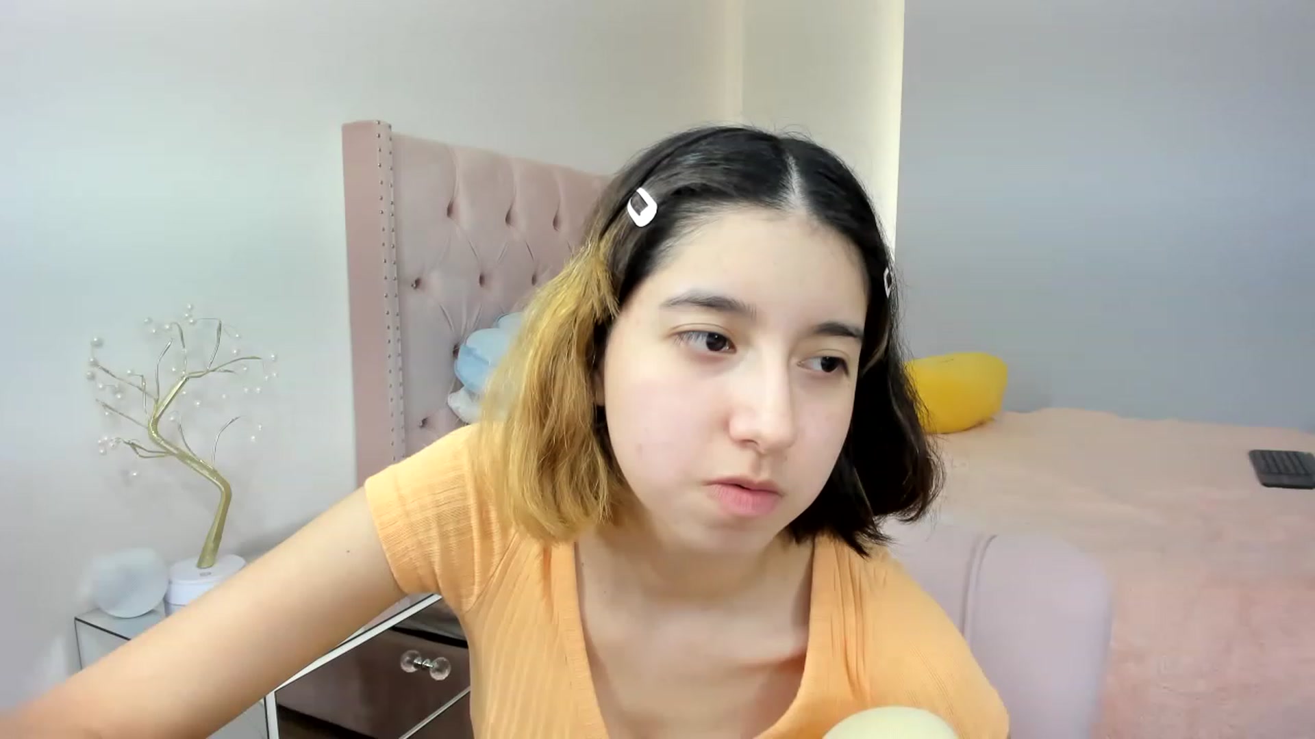 Gallery image thumbnail from Cherrycute666's myfreecams stream on, 11/20/2022, 15:33 image 16 of 20