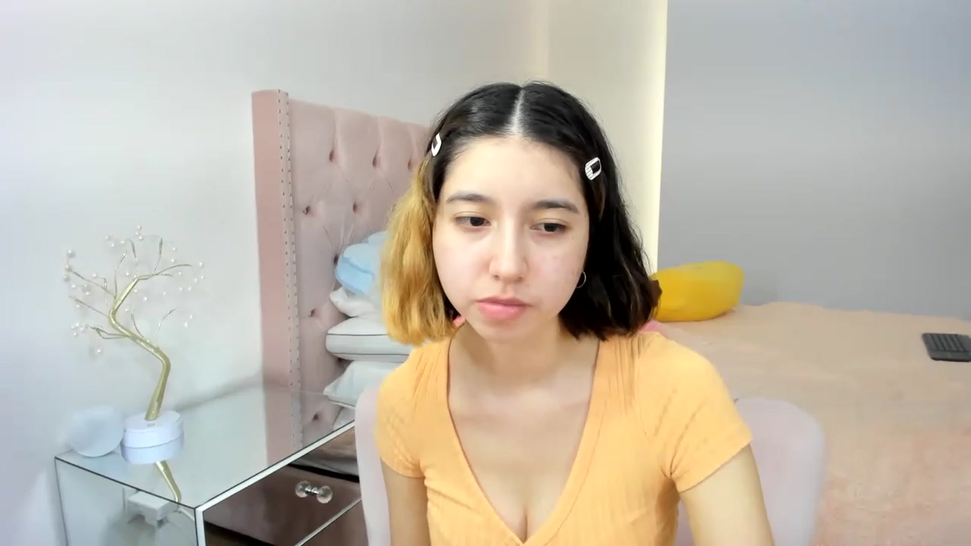 Gallery image thumbnail from Cherrycute666's myfreecams stream on, 11/20/2022, 15:31 image 13 of 20